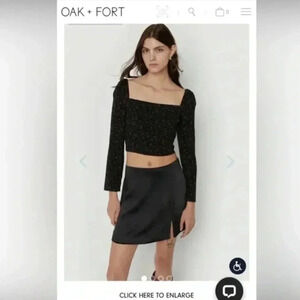 💕3/$25💕 Oak + Fort Black Garden Print cropped length Top